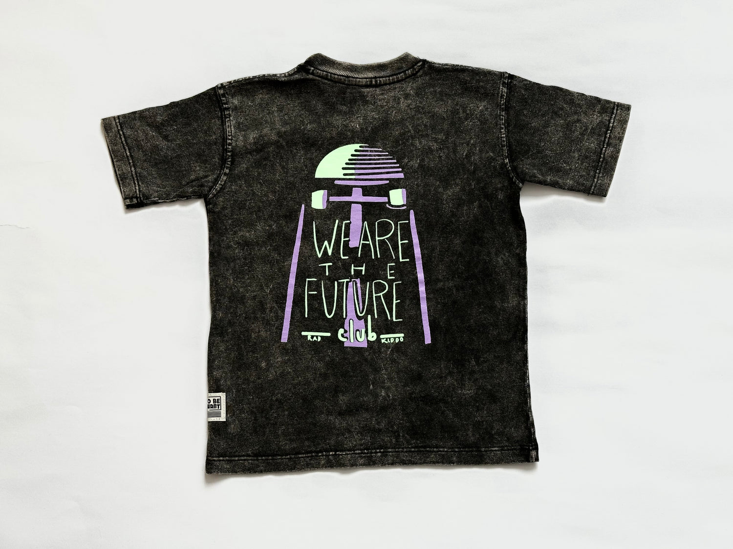 CAMISETA WE ARE THE FUTURE